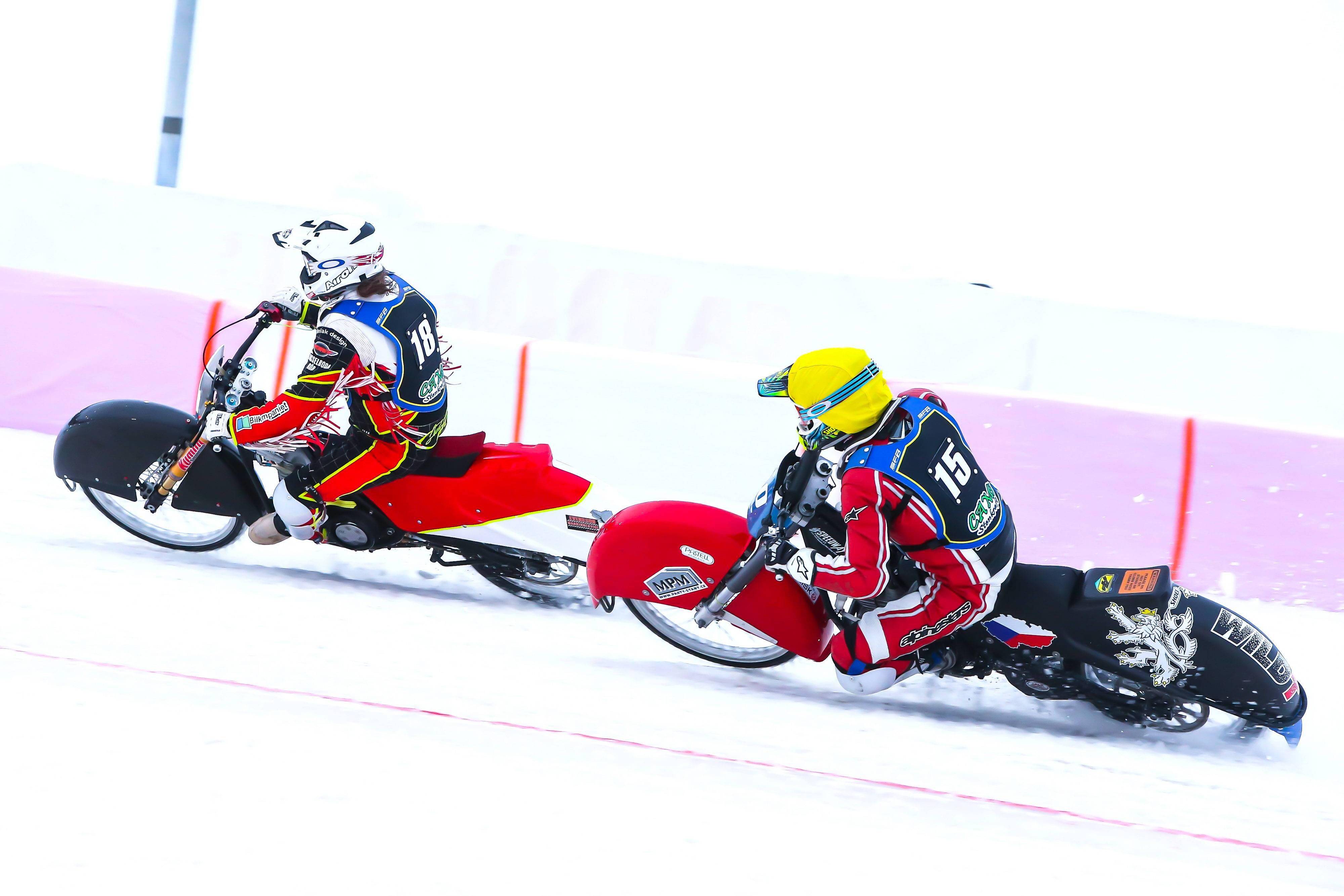 包含国际雪地摩托挑战赛，冰雪中极速驰骋的勇士的词条