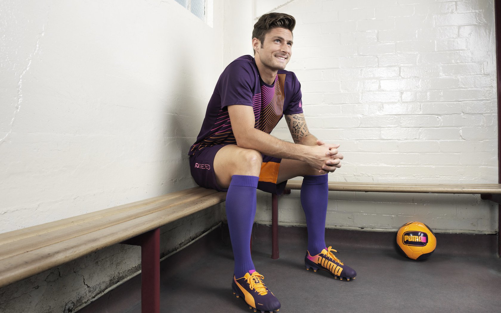 开云体育官方入口-“英超强队疯狂追分,即将迎来最关键比赛”,英超强强对话