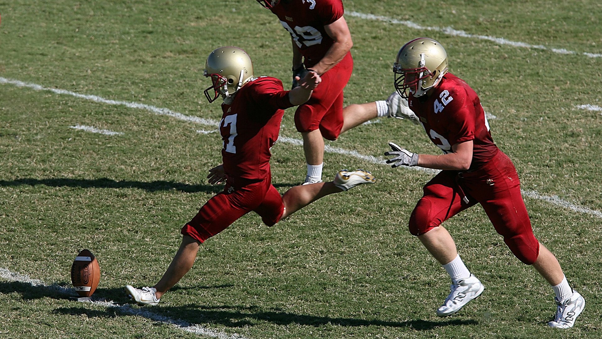 开云竞猜官网-足球文化讲座进社区普及赛事规则与礼仪，足球社区活动